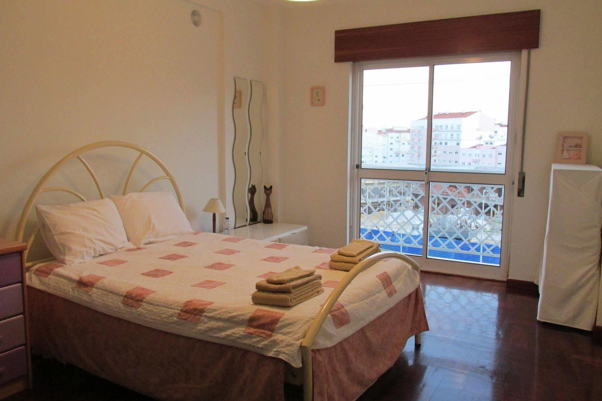 Homestay Marialva Park Seixal  Exteriér fotografie